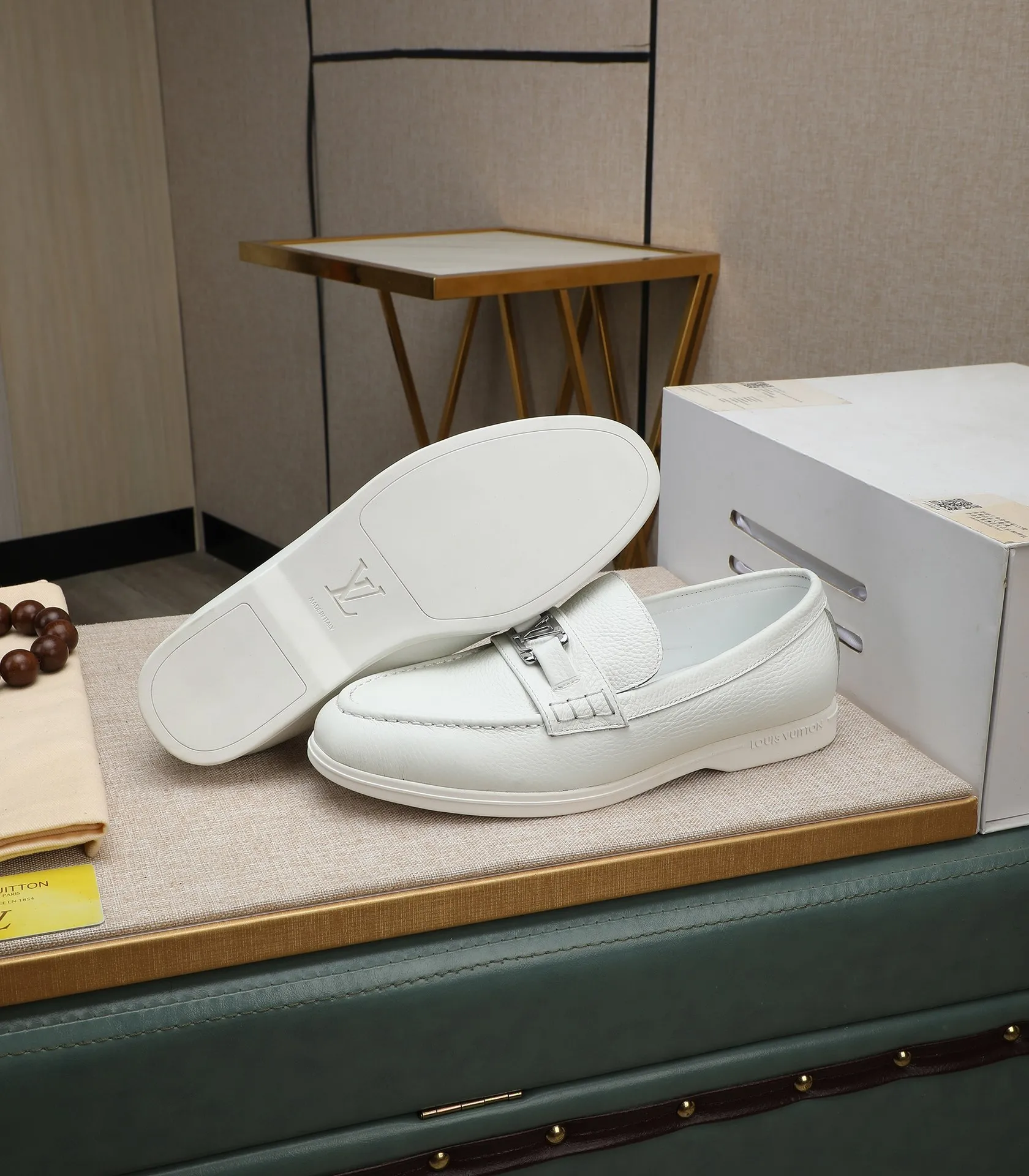 Men's shoes 💰560 📛📛【LOUIS VUITTON】Louis Vuitton 2024 official website synchronized new products 👟Milan fashion catwalk style 🇰🇾🇰🇾LV family logo, celebrity style, a must-have for fashionistas ⚠️First-layer calfskin ➕Genuine leather lining ➕Official website original version special outsole 👞Number 38-44